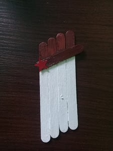 игрушка на елку из палочек от мороженого (5)
