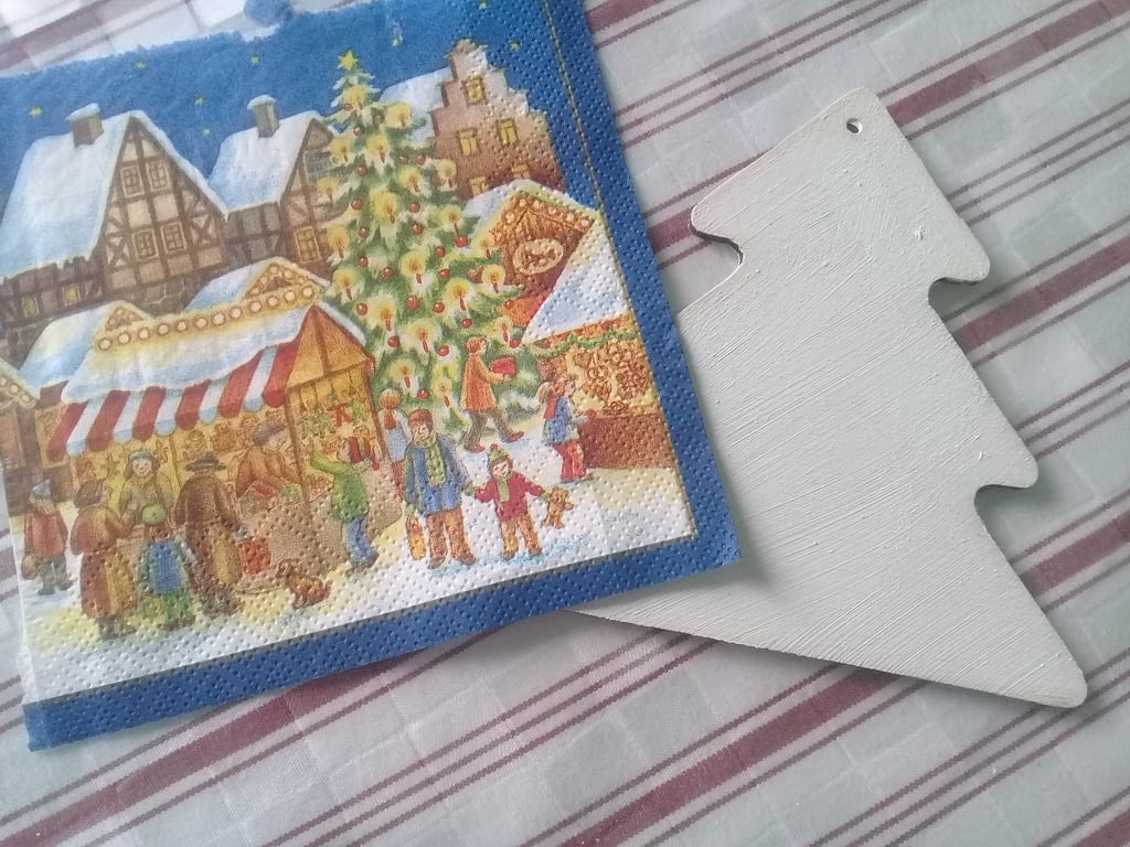 заготовка для елочной игрушки и салфетка